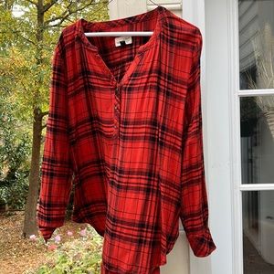 Women’s blouse. Long sleeve. Size Large.